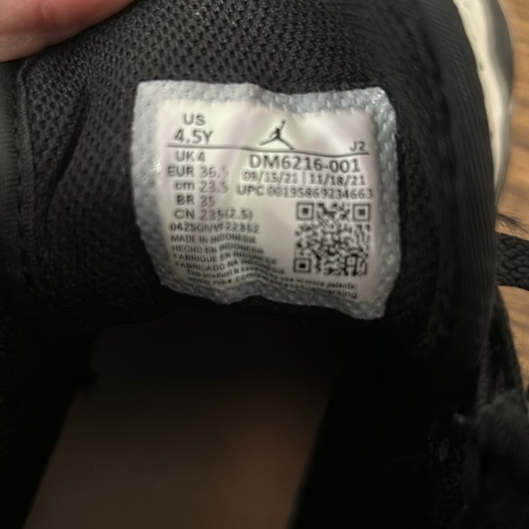 Air jordan mids size big kid grade school 4.5Y - Picture 5 of 6